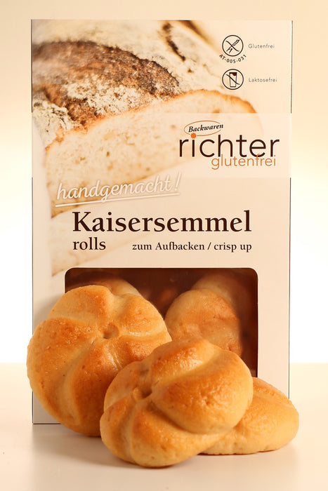 Kaisersemmeln 402g - Richter glutenfrei
Die glutenfreien Kaisersemmeln von Richter glutenfrei sind sechs leckere Brötchen zum selbst aufbacken. Die glutenfreien Brötchen kurz im Ofen aufbacken, lecker belegen und fertig ist der Genuß. Ob mit herzhaftem oder süßem Belag, die Kaisersemmeln von Richter glutenfrei schmecken immer und überall und sind dabei frei von Gluten und frei von Laktose. Ein Genuss für die ganze Familie!